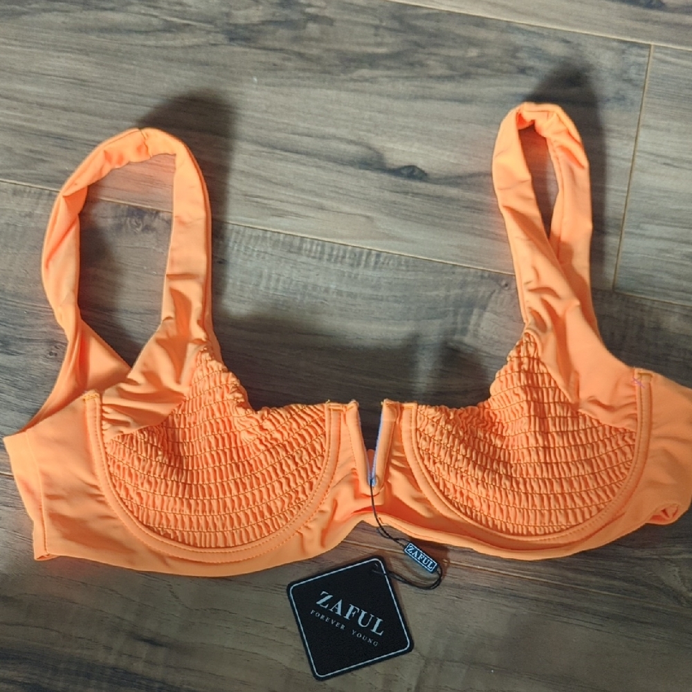 NWT. Zaful Neon Orange Bikini Top With Tie Back.